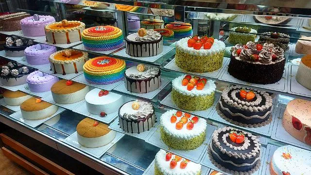 معروف‌ ترین شیرینی فروشی تهران