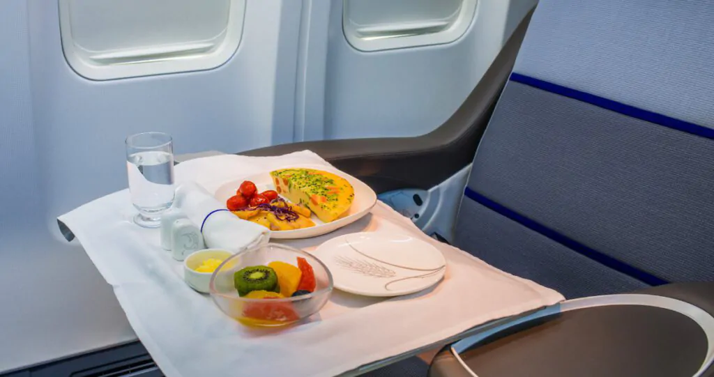 چرا غذای هواپیما بدمزه است؟