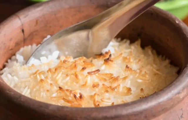 روش رفع بوی سوختگی برنج