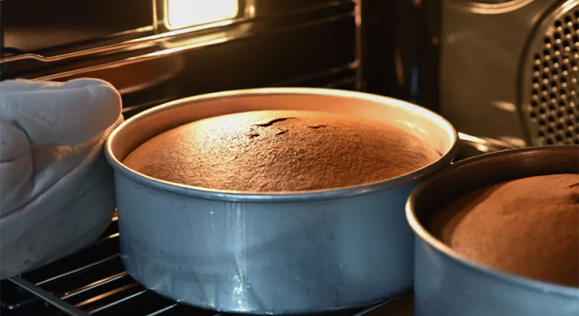 چرا کیک در فر پف نمیکند؟