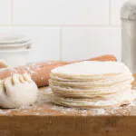 طرز تهیه خمیر پیراشکی نرم و لطیف